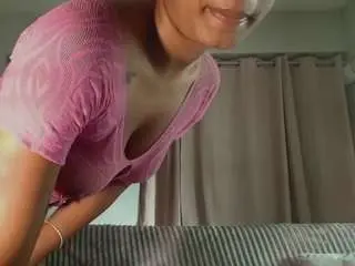 Sexiiimamiii23  live sex cam