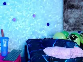 Bella-warzon  live sex cam