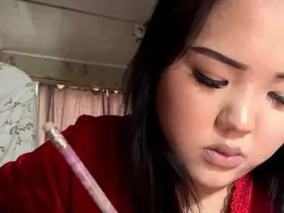 Eneidatrueax  live sex cam