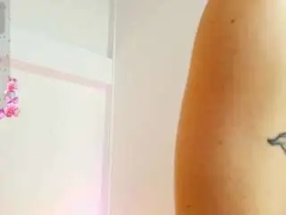 Itscassiecage  live sex cam