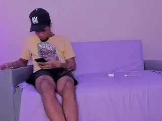 Bemylover31  live sex cam