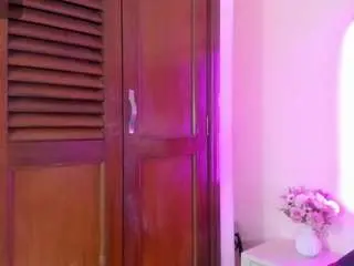 Casey-lorens  live sex cam
