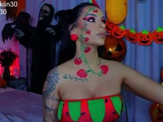 Iammazeekiin30xx  live sex cam