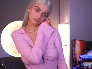 Karlayegge  live sex cam