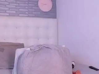 Nympho-bff  live sex cam