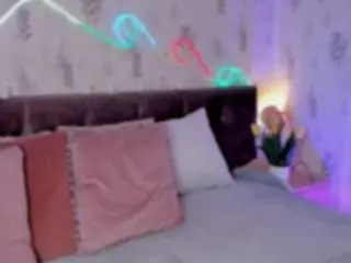 Emyliesander  live sex cam