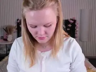 Essie-fanning  live sex cam