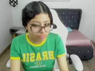 Issaa-tyler  live sex cam
