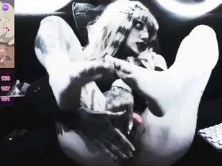 Typhoidmary  live sex cam