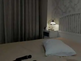 Eva-lewisvalley  live sex cam