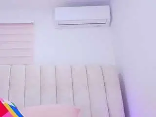 Timk-bella  live sex cam