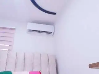 Timk-bella  live sex cam