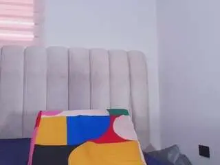 Timk-bella  live sex cam