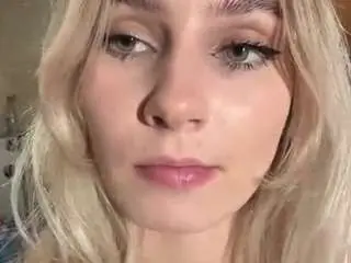 Remedioshinegardner  live sex cam