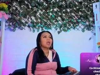 Louisenails  live sex cam