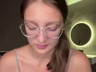 Ludiecraigen  live sex cam