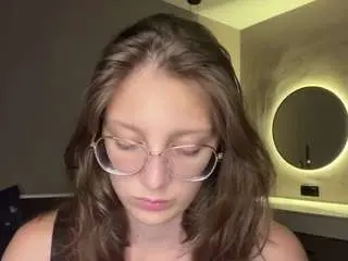 Ludiecraigen  live sex cam