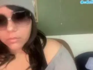 Thickfreakylatina  live sex cam
