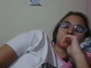 Trianabell  live sex cam