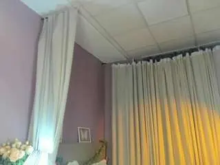 Dearly-emily  live sex cam