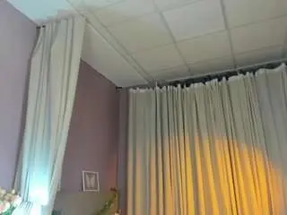 Dearly-emily  live sex cam