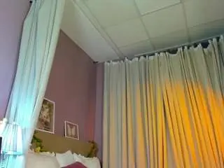 Dearly-emily  live sex cam