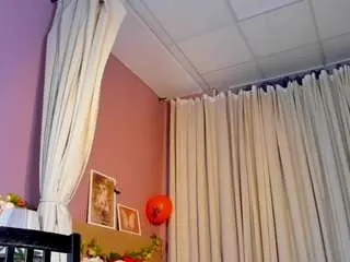 Dearly-emily  live sex cam