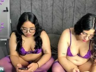 Maddie-and-chelsea  live sex cam