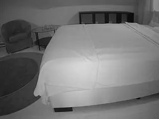 Voyeurcam-julmodels-whitebed-6  live sex cam