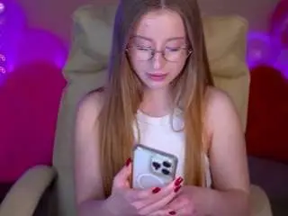 Silverrmoon  live sex cam