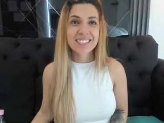 Evaloviaa1  live sex cam