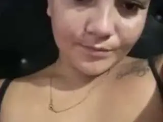 Khatiuska18  live sex cam