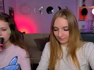 Rebecca-smile  live sex cam