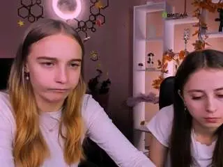 Rebecca-smile  live sex cam