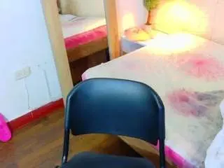 Tiny-whore18  live sex cam