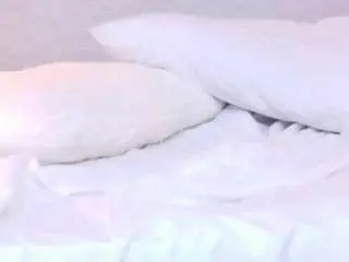 Tiny-whore18  live sex cam