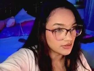 Xvarelylegalx  live sex cam