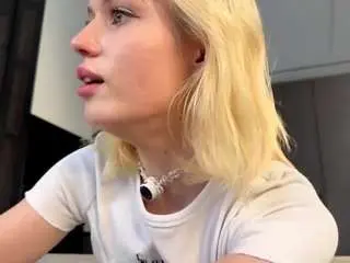 Bonniehenley  live sex cam