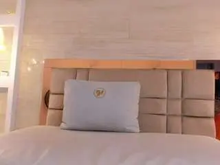 Chloe-murray  live sex cam