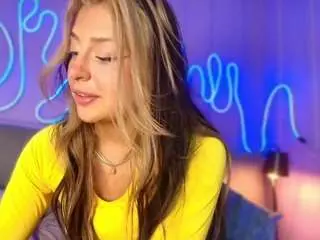 Sofly-s  live sex cam