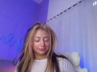 Sofly-s  live sex cam