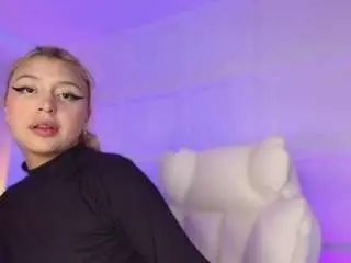 Sofly-s  live sex cam