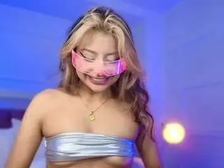 Sofly-s  live sex cam