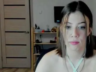 Britneyooops  live sex cam