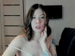 Britneyooops  live sex cam