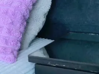 Snowwhithe  live sex cam