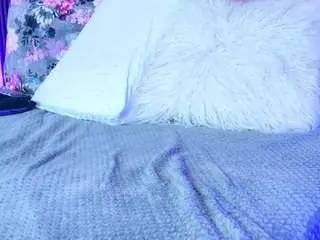 Snowwhithe  live sex cam