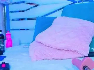 Snowwhithe  live sex cam