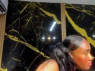 Adrianavegga  live sex cam