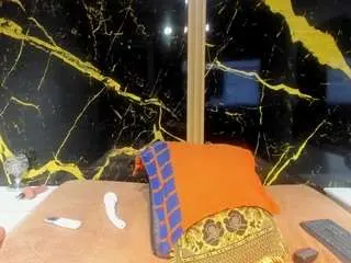 Adrianavegga  live sex cam